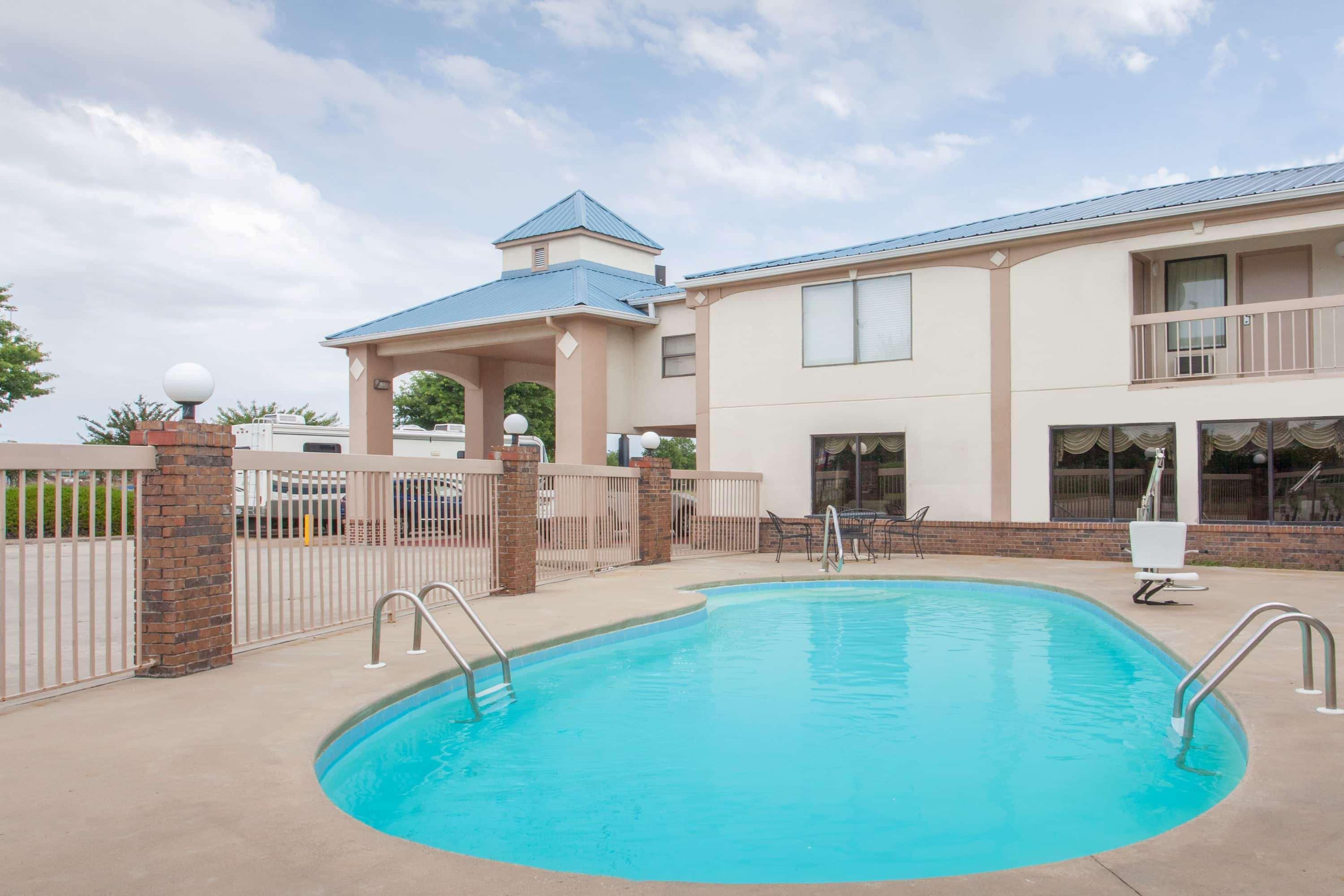 Quality Inn & Suites Decatur Priceville I-65 Экстерьер фото