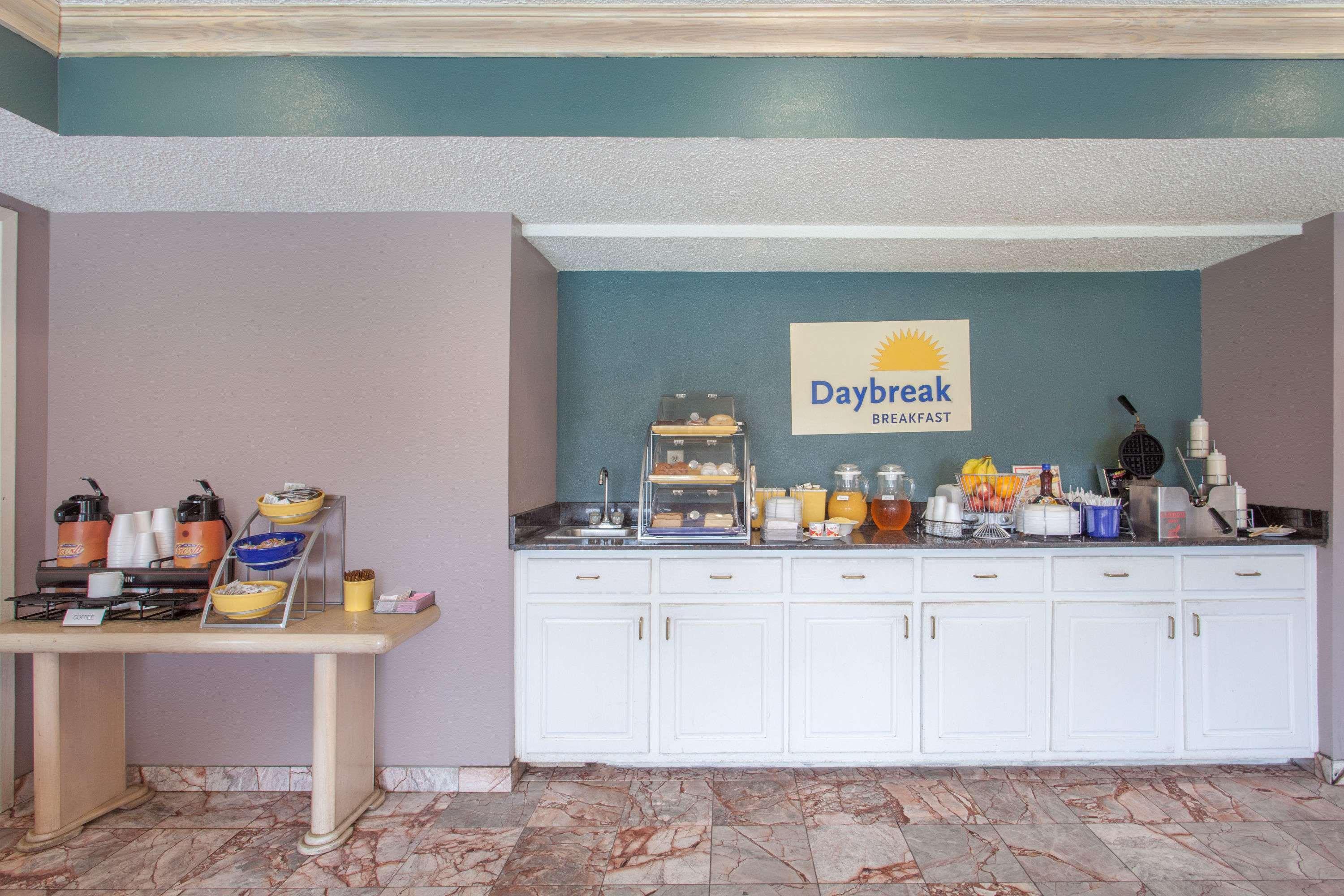 Quality Inn & Suites Decatur Priceville I-65 Экстерьер фото