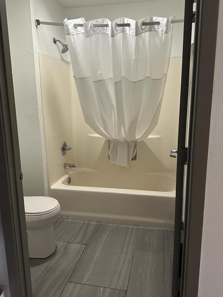 Quality Inn & Suites Decatur Priceville I-65 Экстерьер фото