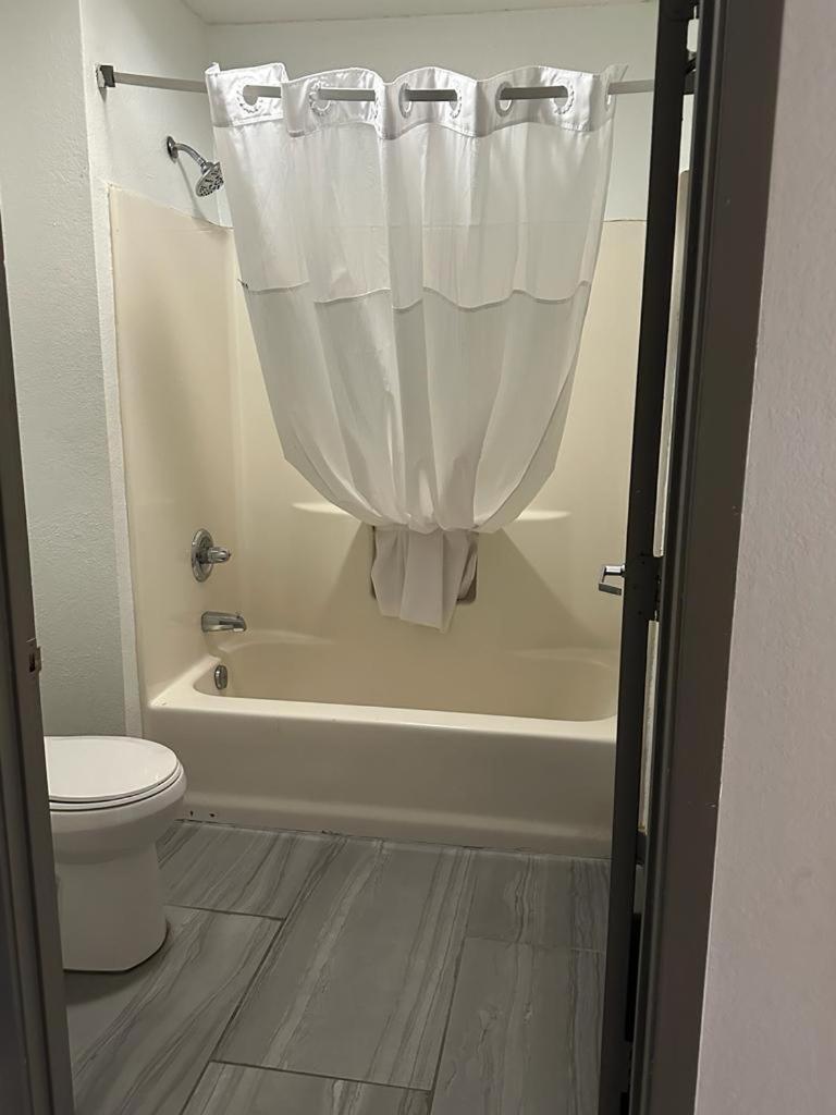 Quality Inn & Suites Decatur Priceville I-65 Экстерьер фото