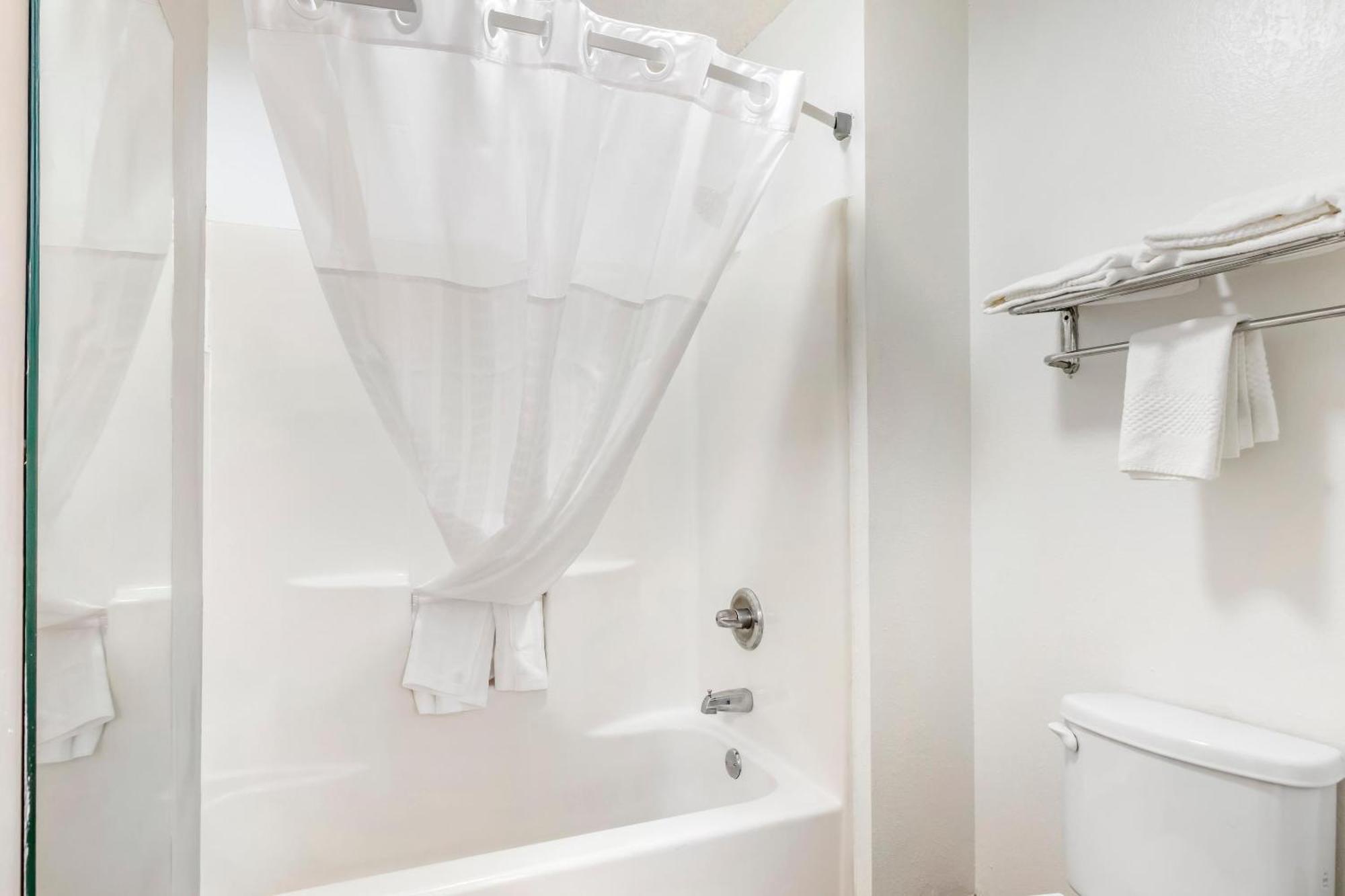 Quality Inn & Suites Decatur Priceville I-65 Экстерьер фото